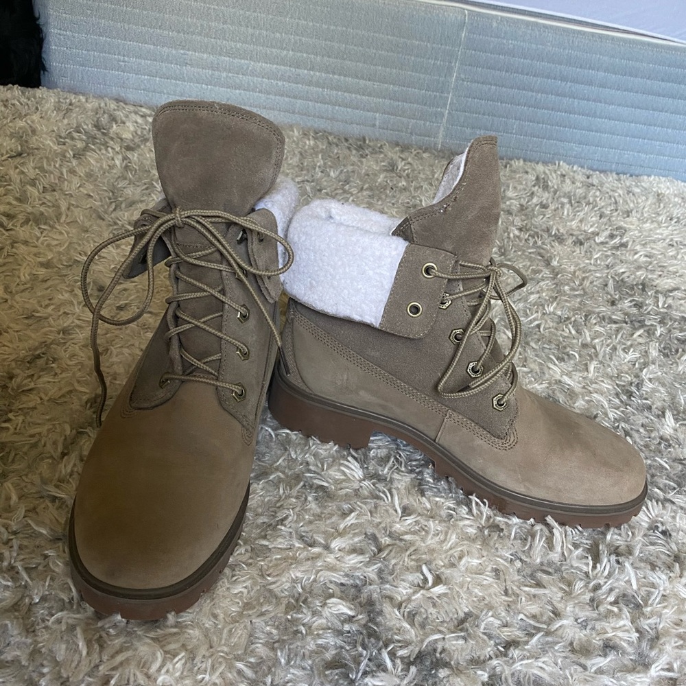 Timberland Womens small heel boots